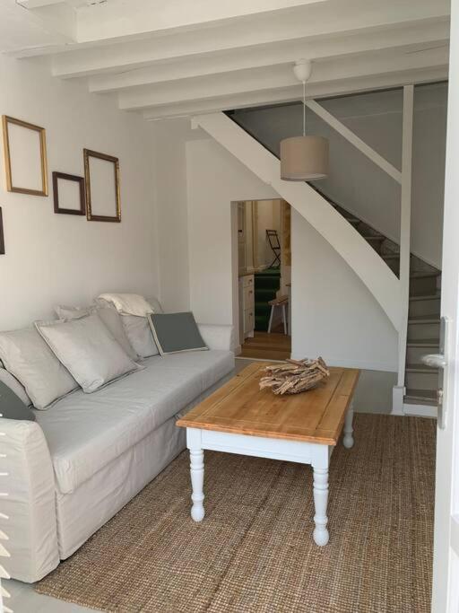 Gite La Petite Maison Guitres Ngoại thất bức ảnh